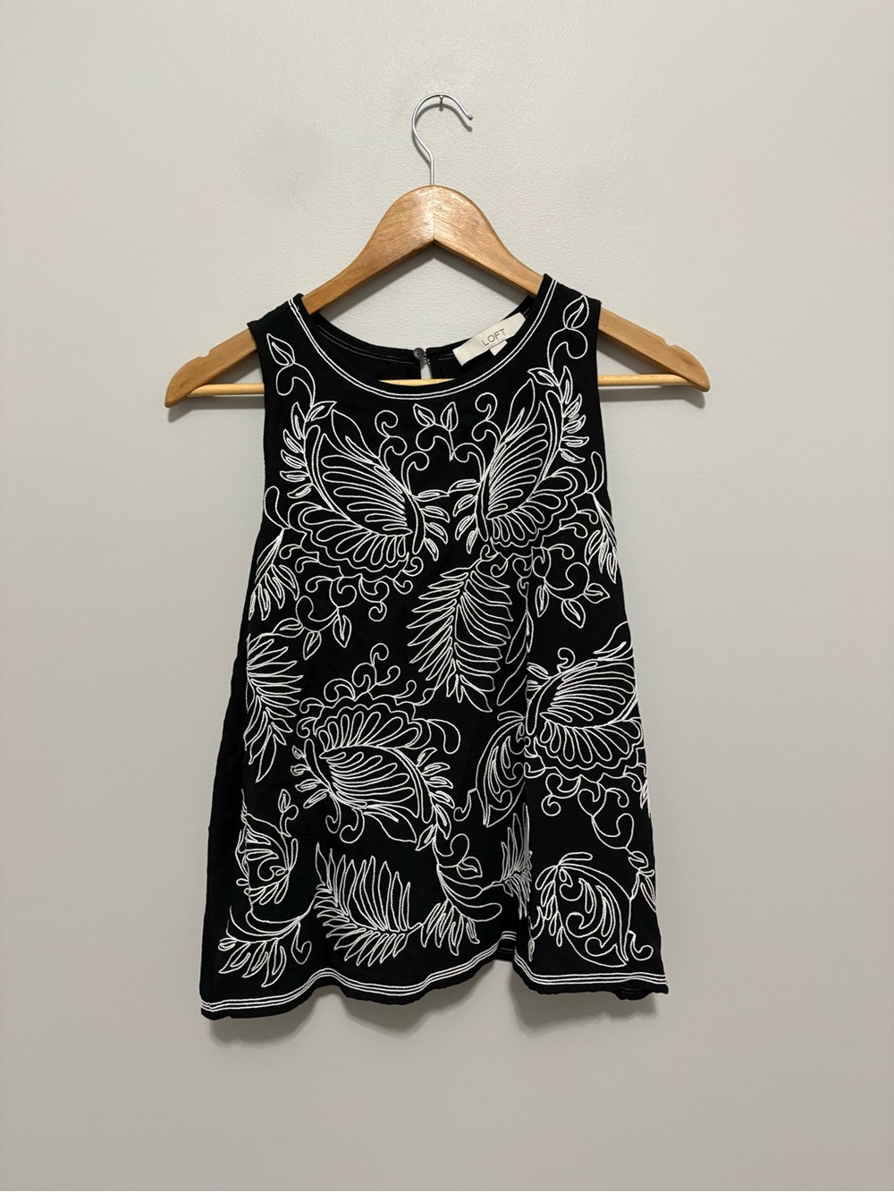 LOFT Modern Minimalist Black Tank Top with White Botanical Embroidery